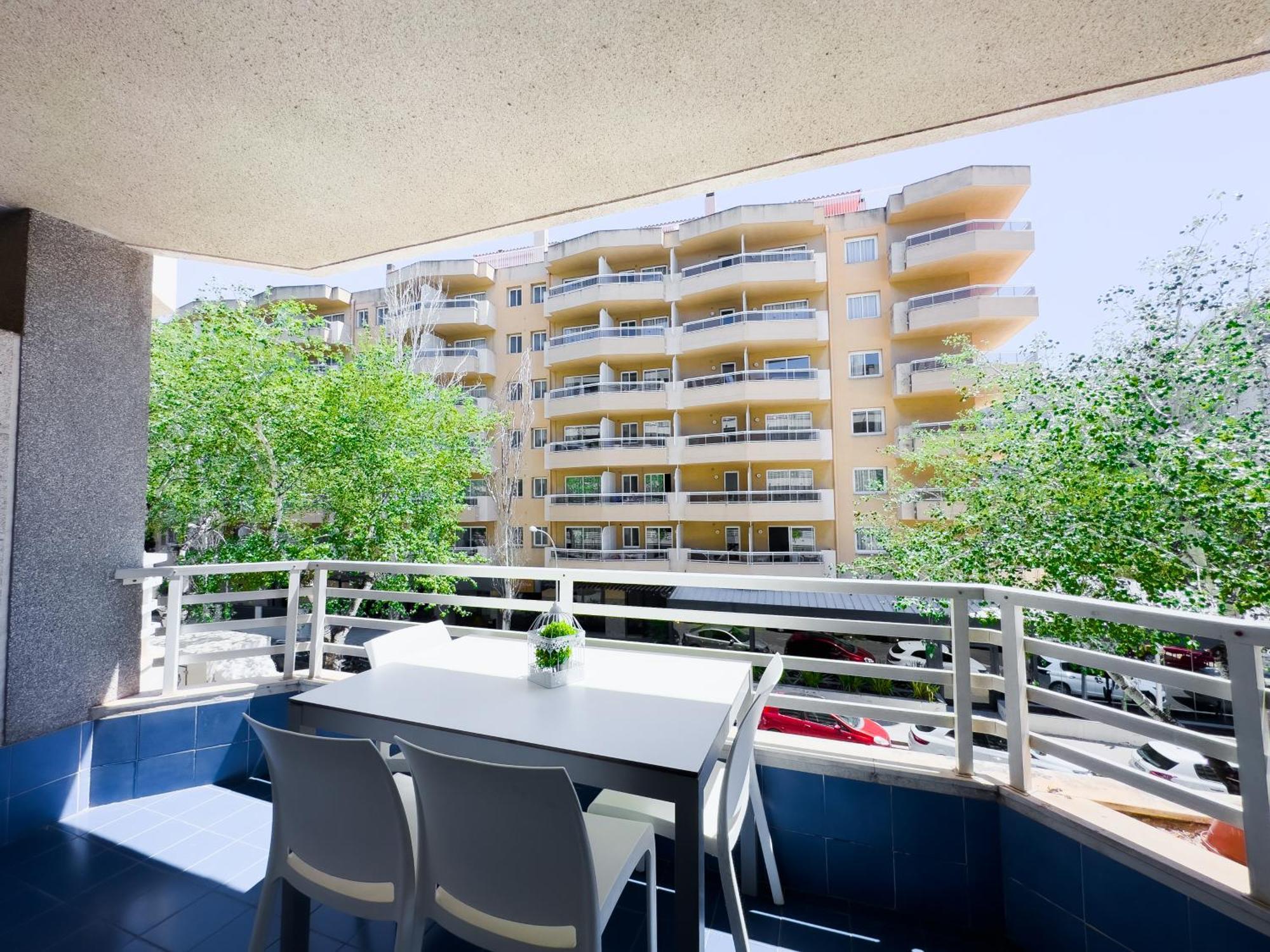Rentalmar Zahara Family Suites Salou Exterior foto